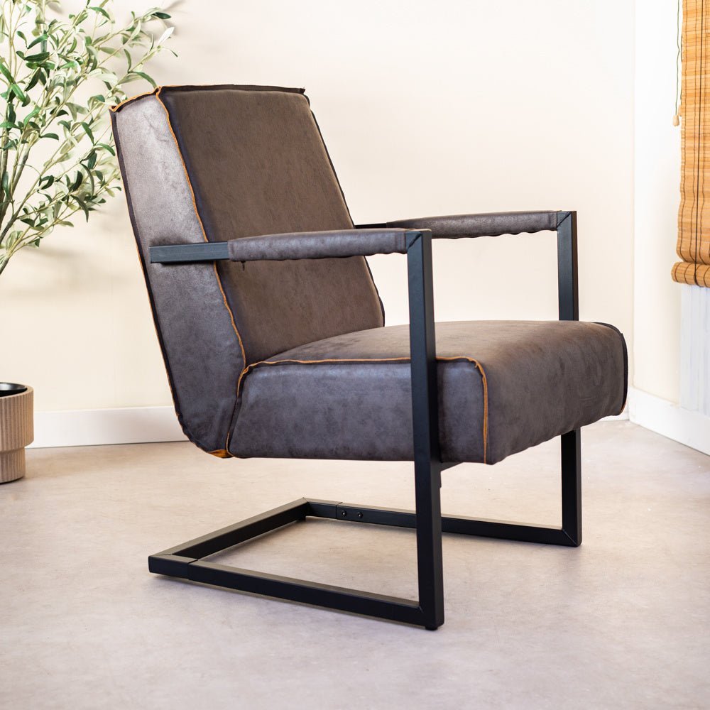 Fauteuil Tiger Dimehouse Antraciet LxBxH 69x58x41 Eco-leer Sfeerfoto zijaanzicht