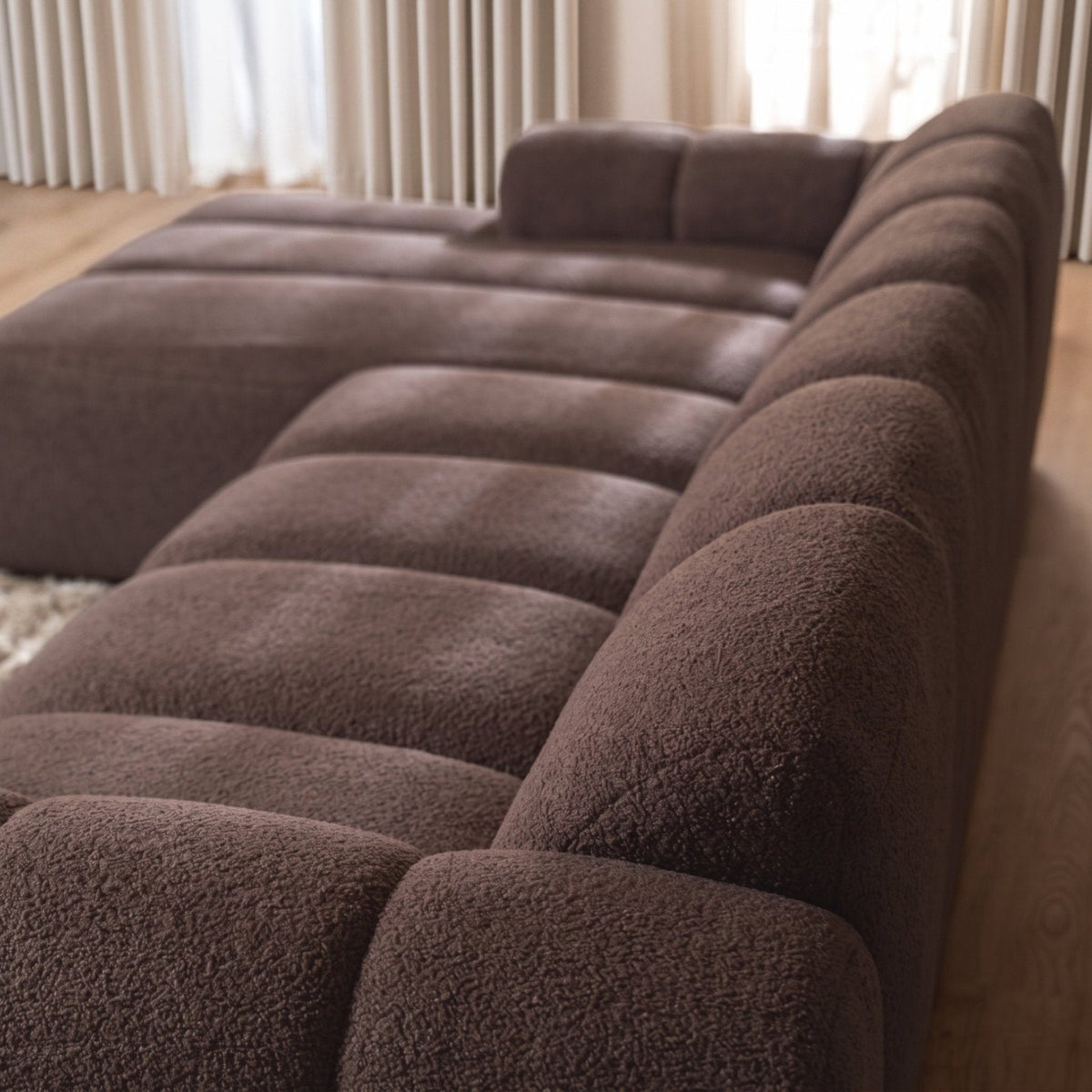 Banken-Ecksofa mit Lounge-Softbraun Bouclé Stoff - Streifen - links - Brix -Dimehouse